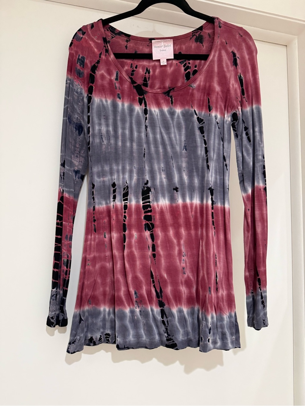Romeo & Juliet Couture Pink & Gray Tie-Dye Long Sleeve Women's Tunic/Dress Top